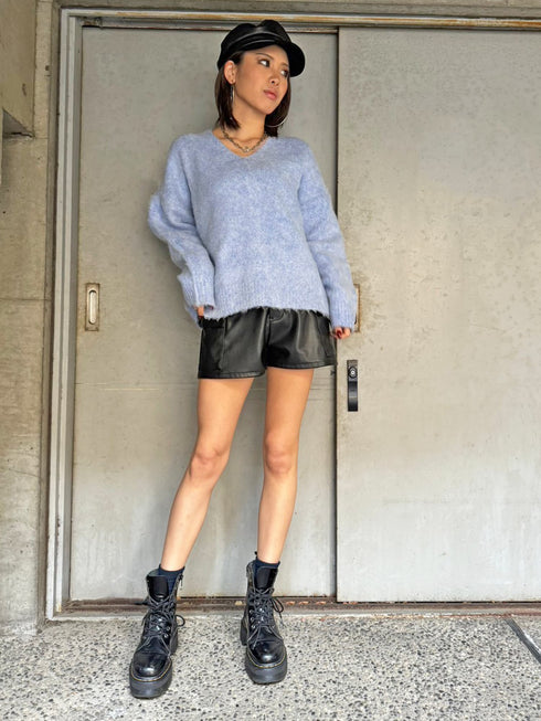Vネックロングシャギーニットトップス